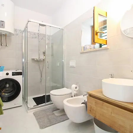 Apartamento 2323 *