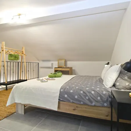 2323 Apartamento